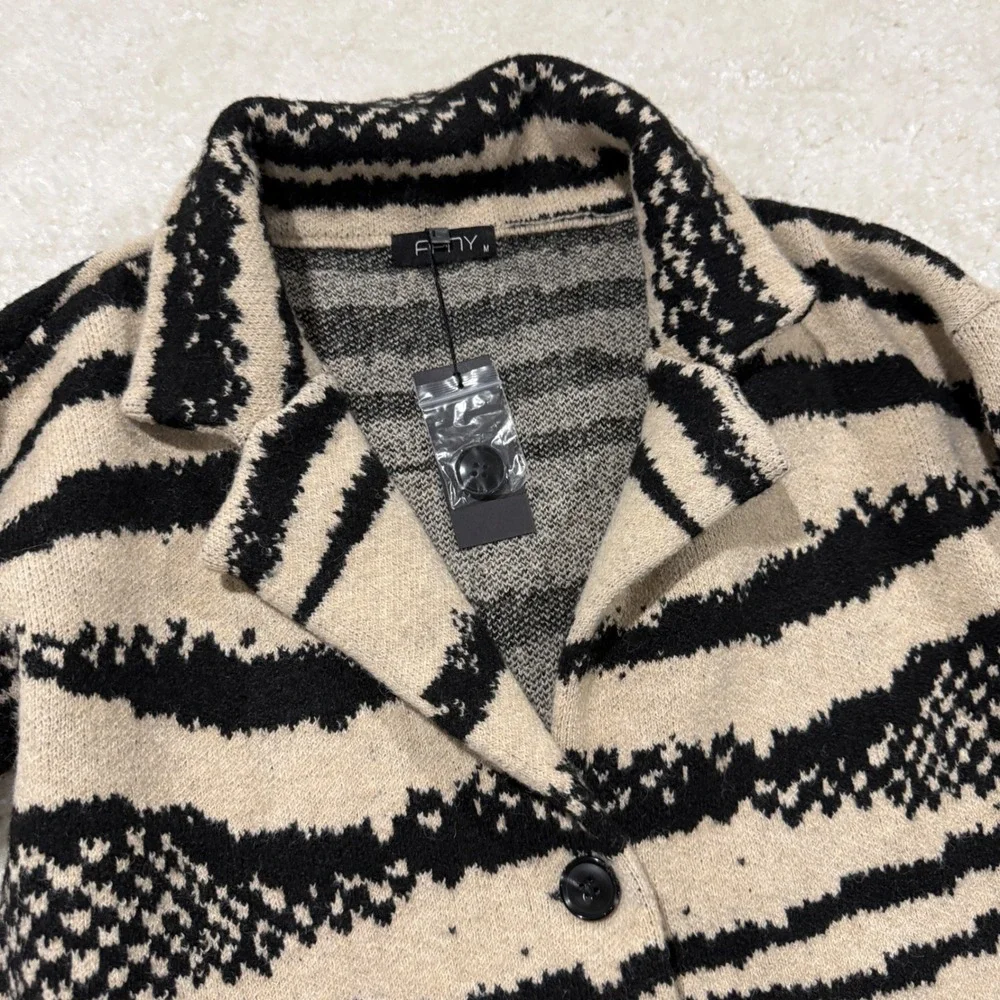 AP-NY Cardigan Women Medium Cream Black Animal Print Knit Sweater Blazer Pockets